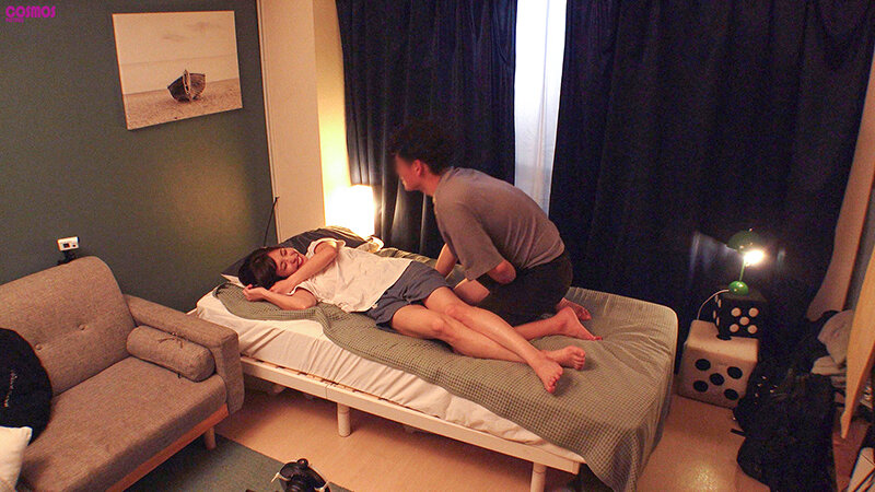 素人妻が一般大学生の自宅にコンドーム1つ渡され一泊一度のゴム姦では満足できず宿泊中2度もガチ中出しを許してしまう騎乗位でイキ乱れるFカップ妻 ゆみさん32歳 9枚目