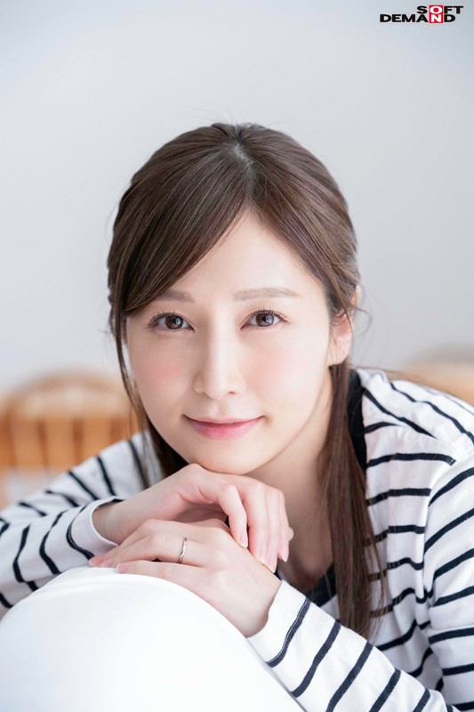 佐々木あき 39歳 AV引退 最後のAV女優としての姿「私、普通の主婦に戻ります…」女優から主婦の顔 ママの顔に戻る最後の最後、1秒前までSEXに没頭 もう一度、駆け抜けた性春 完全撮り下ろしラストSEX&これまでの軌跡を振り返る作品集も収録 8時間2枚組 1枚目