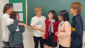 小島みこ, 赤名いと, すずめゆら 学生カップルが彼氏彼女を入れ替えSEX 青春スワップ大乱交 mukd00581